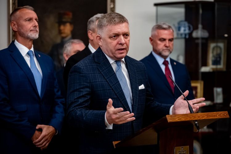 Роберт Фицо усомнился в гарантиях НАТО и заявил о преимуществах нейтралитета Словакии