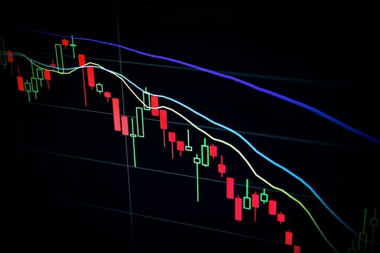 Распродажа и «расплата»: фондовые индексы в США упали из-за сомнений в окупаемости искусственного интеллекта