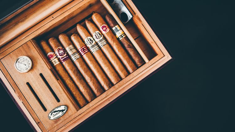 Великобритания и Куба вступили в спор из-за регулирования рынка сигар