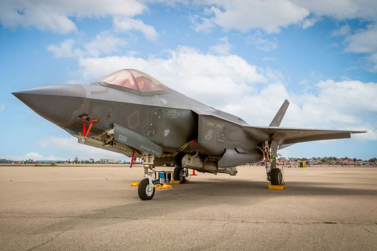 Китай получил доступ к деталям американского истребителя F-35 из-за ошибки курьеров