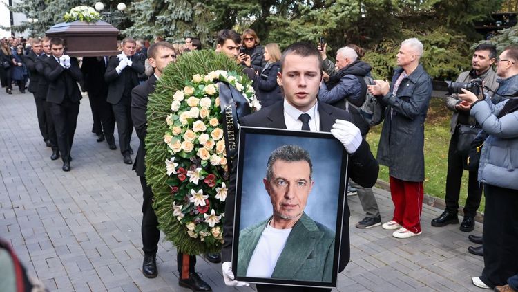 Кто пришел проводить Сергея Соседова в последний путь